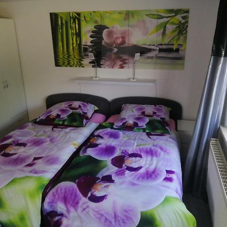 Kleines Apartement Zwischen Ega Und Messe Erfurt Bagian luar foto
