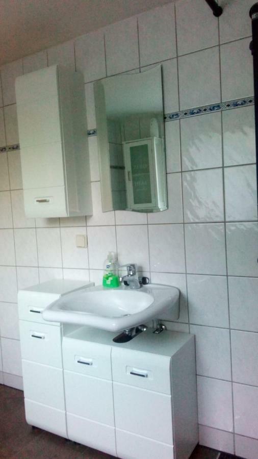 Kleines Apartement Zwischen Ega Und Messe Erfurt Bagian luar foto